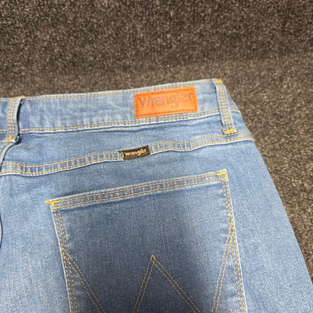 Wrangler High Rise Bold Boot Jeans Light Wash Blue Denim 14x32 112315125